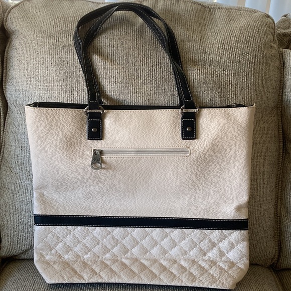 Montana West Tote - Picture 4 of 8